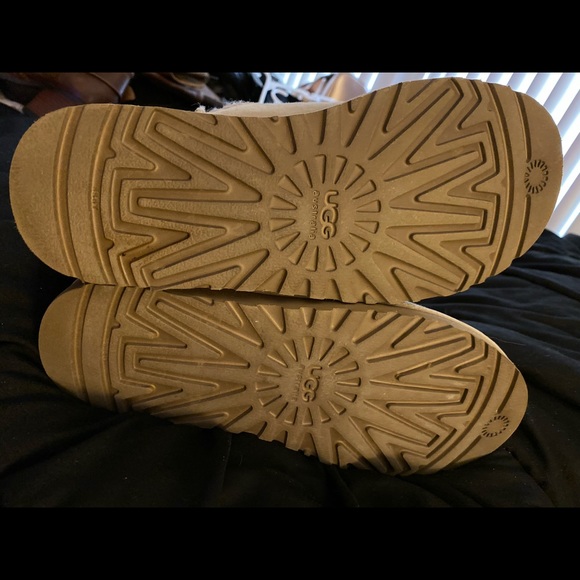 Ugg boots - Picture 3 of 3
